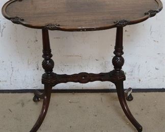 Pie crust edge table