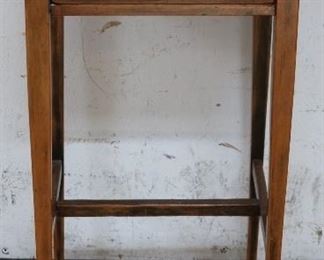 Tapered leg one drawer stand