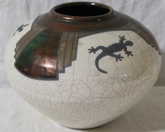 Southwestern vase with lizard
