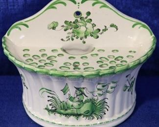 Porcelain wall frog