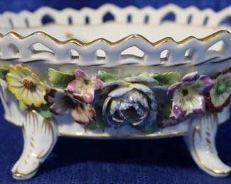 Porcelain dish