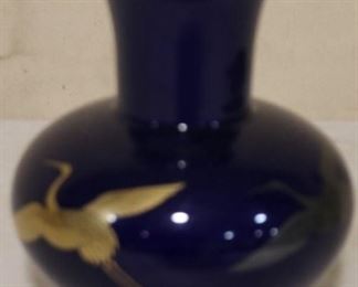 Blue vase w/ birds