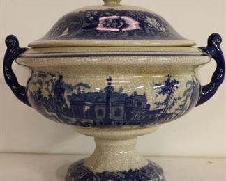 Blue and white tureen