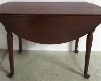Drop side table on spoon foot legs