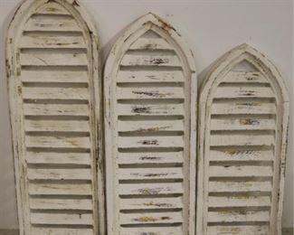 Set of louvered windows