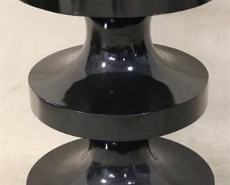 Spool motif stand