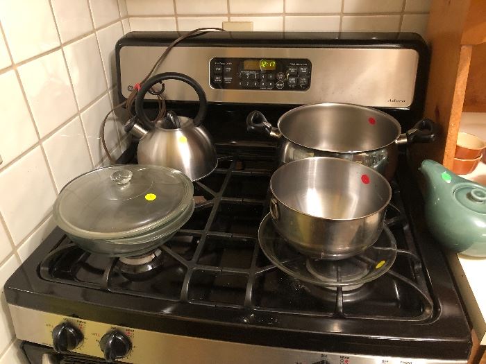 Tea pot, pot, pie plate, metal mixing bowl 