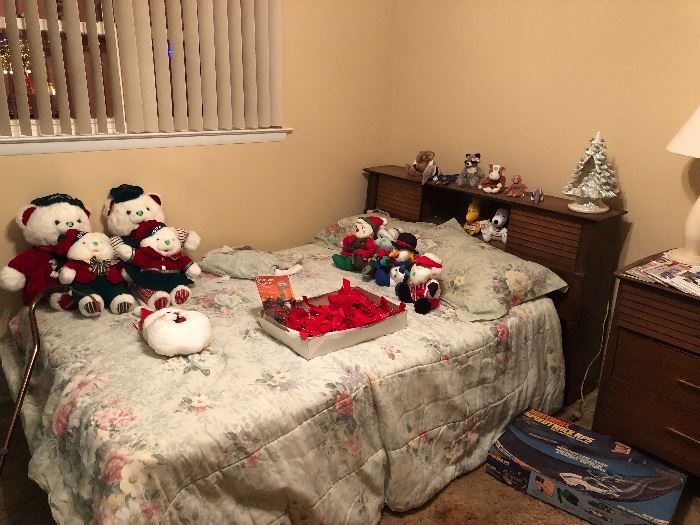 Mcm full bedroom set, queen size mattress and box springs, Christmas decorations
