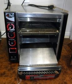 APW Wyott X-Treme Conveyor Toaster With 10" Wide Belt