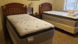 Twin bed with plush matresses