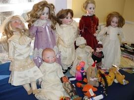 Large collection of 1930's and 40's dolls, A&M, and other