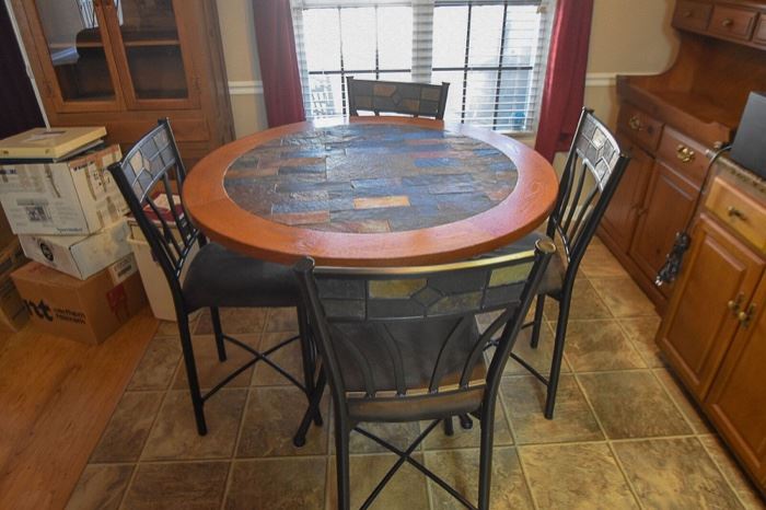 Nice pub style kitchen table and 4 chairs