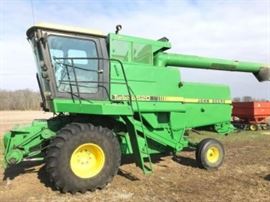 John Deere Model 6620 Combine