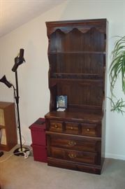 Pine bookcase & lamp.
