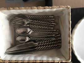Carousel Twist Flatware 