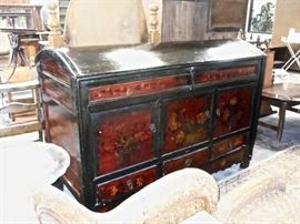 BEAUTIFUL ASIAN WEDDING DOWRY TRUNK