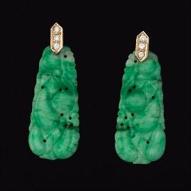 A Pair of Jade and Diamond Earrings 