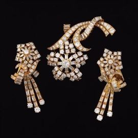 Fine Diamond and Gold Earrings and Matching Brooch Suite 