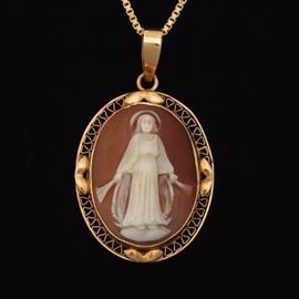 Gold and Carved Cameo 