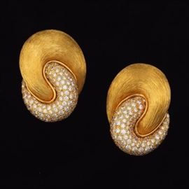 Henry Dunay Gold and Diamond Earrings 