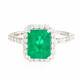 Ladies Emerald and Diamond Ring 