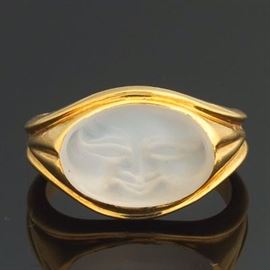 Ladies Gold and Carved Moonstone Moon Face Fashion Ring 