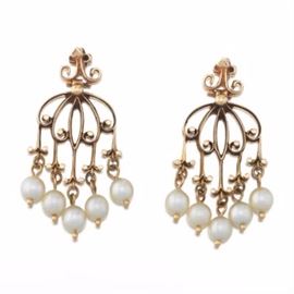 Ladies Gold and Pearl Pair of Chandelier Earrings 