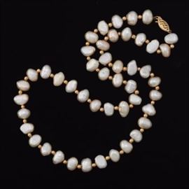 Ladies Gold and Pearl SingleStrand Necklace 
