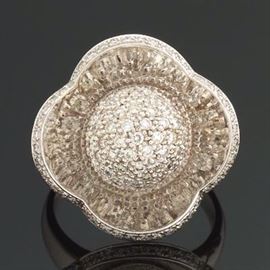Ladies Gold Flower Ring with Diamonds 