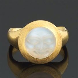 Ladies Gold, Cameo Carved Moonstone Ring 