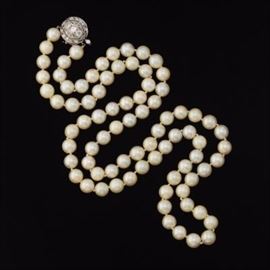 Ladies Gold, Diamond and Pearl Necklace 