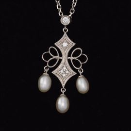 Ladies Gold, Pearl and Diamond Pendant on Chain 