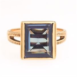 Ladies Retro Gold and Amethyst Ring 
