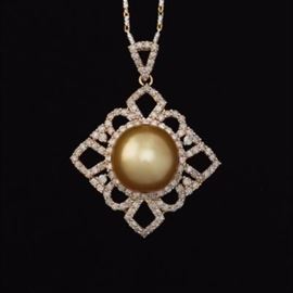 Ladies South Sea Pearl and Diamond Pendant 