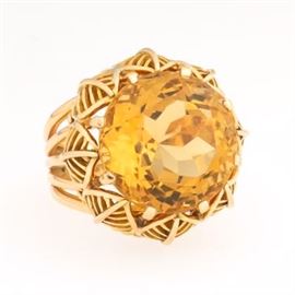 Ladies Vintage Gold and Amber Color Stone Fashion Ring 