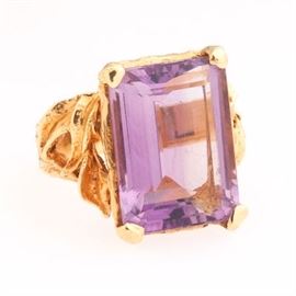 Ladies Vintage Gold and Amethyst Cocktail Ring 