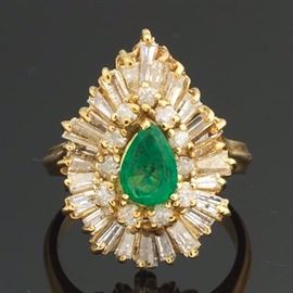 Ladies Vintage Gold, Diamond and Emerald Ballerina Ring 