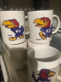 Set of 6 "KU" cups.
