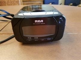 RCA AM FM CD Clock Radio