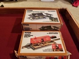 Tyco Train HO Scale Building and more