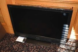 OLDER FLATSCREEN TV