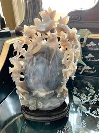 Natural polished agate sculpture of birds and flowers