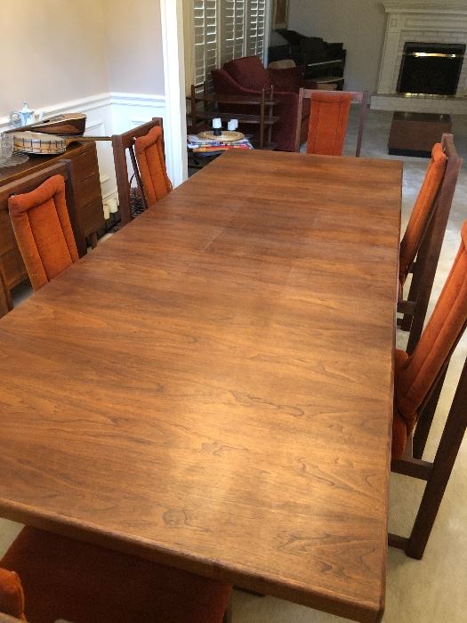 Gorgeous MCM Table with 8 Chairs