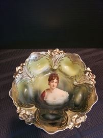 Prussia Lily Mold Portrait Bowl