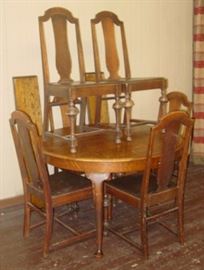 Oak Dining Table w/6 Chairs & 5 Leaves