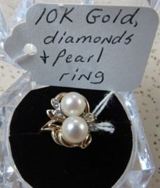 10K Gold, Diamonds & Pearls Ring