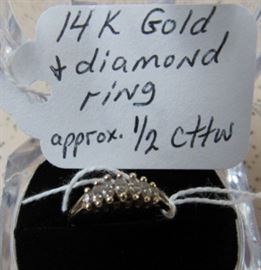 14K Gold & Diamond Ring - Approx. 1/2 cttw