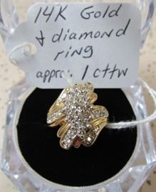 14K Gold & Diamond Ring - Approx. 1 cttw