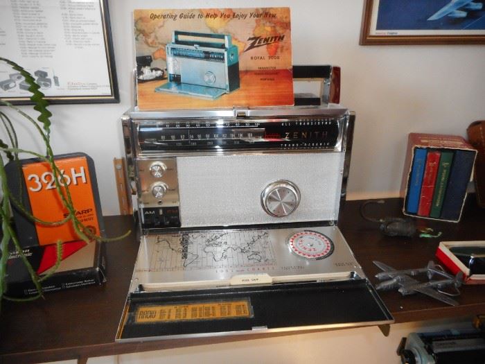 Vintage Zenith Royal 3000 Transistor, Trans Oceanic Radio