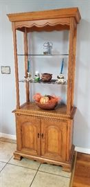 Decorative Oak Display/Storage Shelf